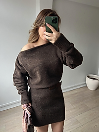 Kahverengi Kayık Yaka Kısa Triko Elbise