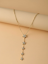 Sarkan Çiçekli Işıltılı Y Kolye