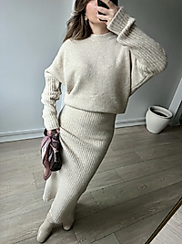 Krem Rengi Bisiklet Yaka Uzun Triko Elbise