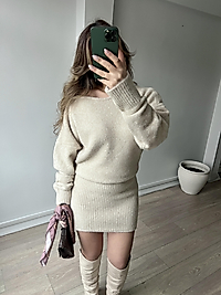 Krem Rengi Kayık Yaka Kısa Triko Elbise