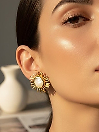 Sedef Taşlı Gold Renk Güneş Küpe