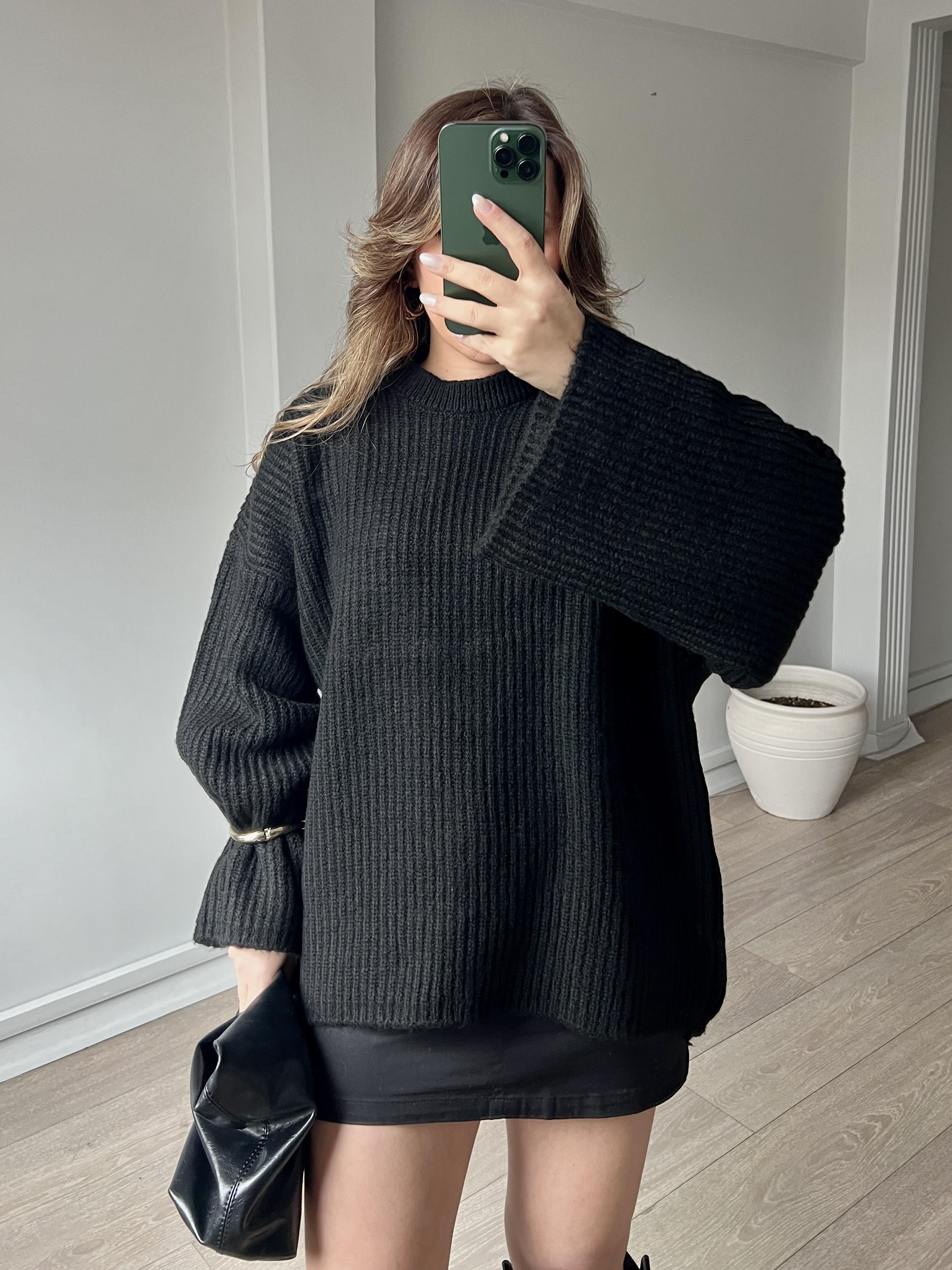 Siyah Uzun Kollu Bisiklet Yaka Oversize Kadın Triko Kazak