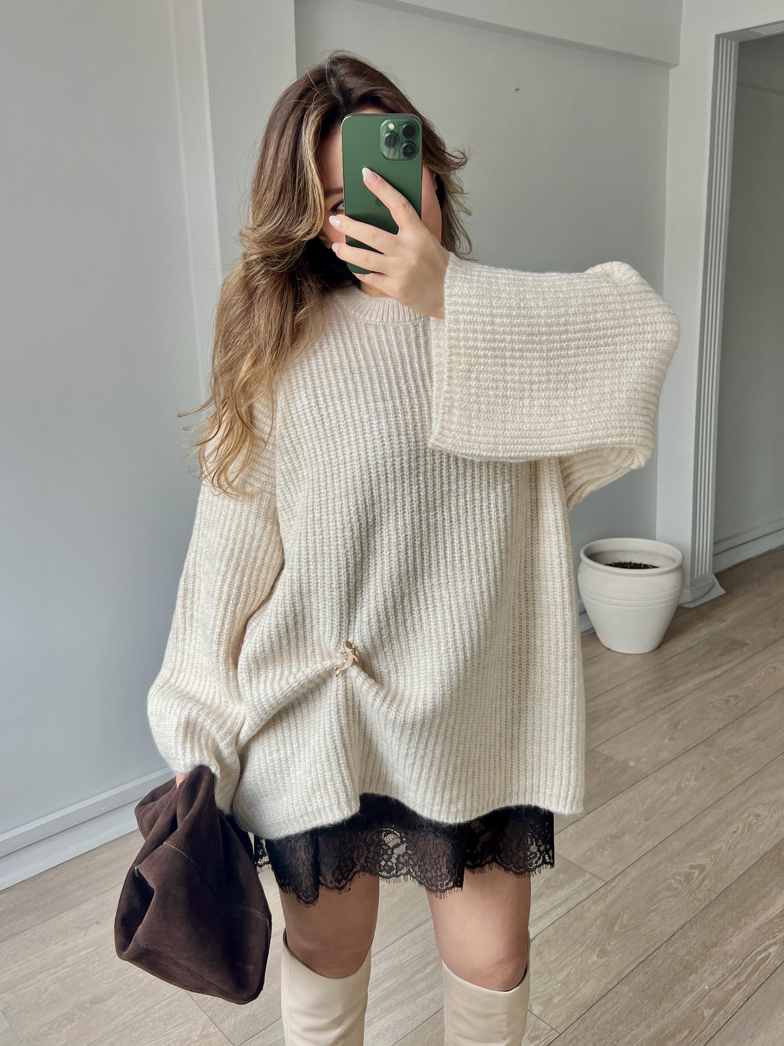 Krem Rengi Uzun Kollu Bisiklet Yaka Oversize Kadın Triko Kazak