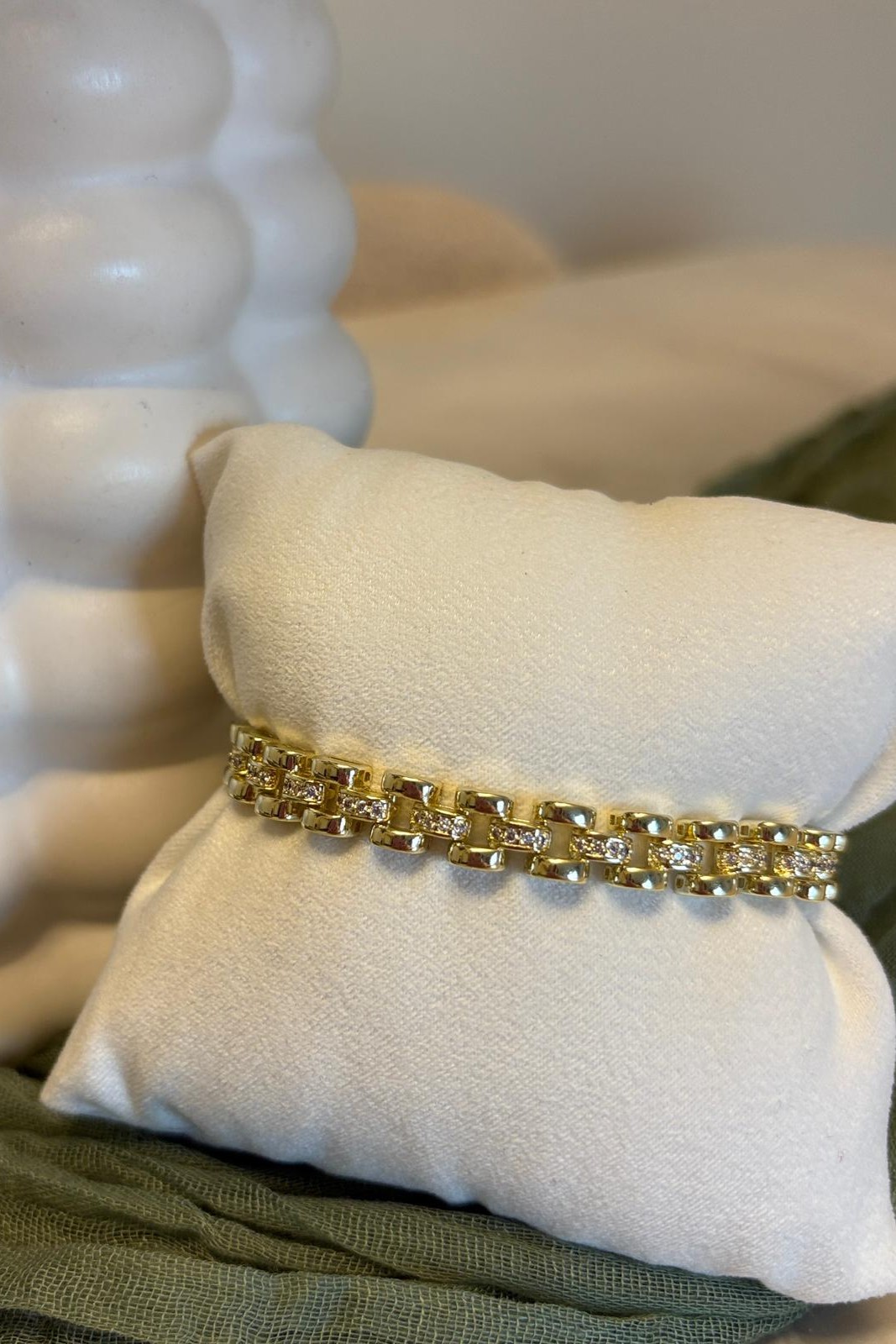 Apex Altın Işıltı Taşlı Zincir Bileklik