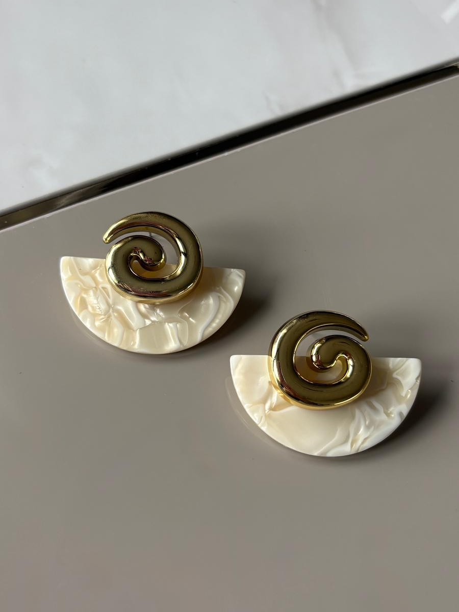 Aura Sedef Dokulu Küpe