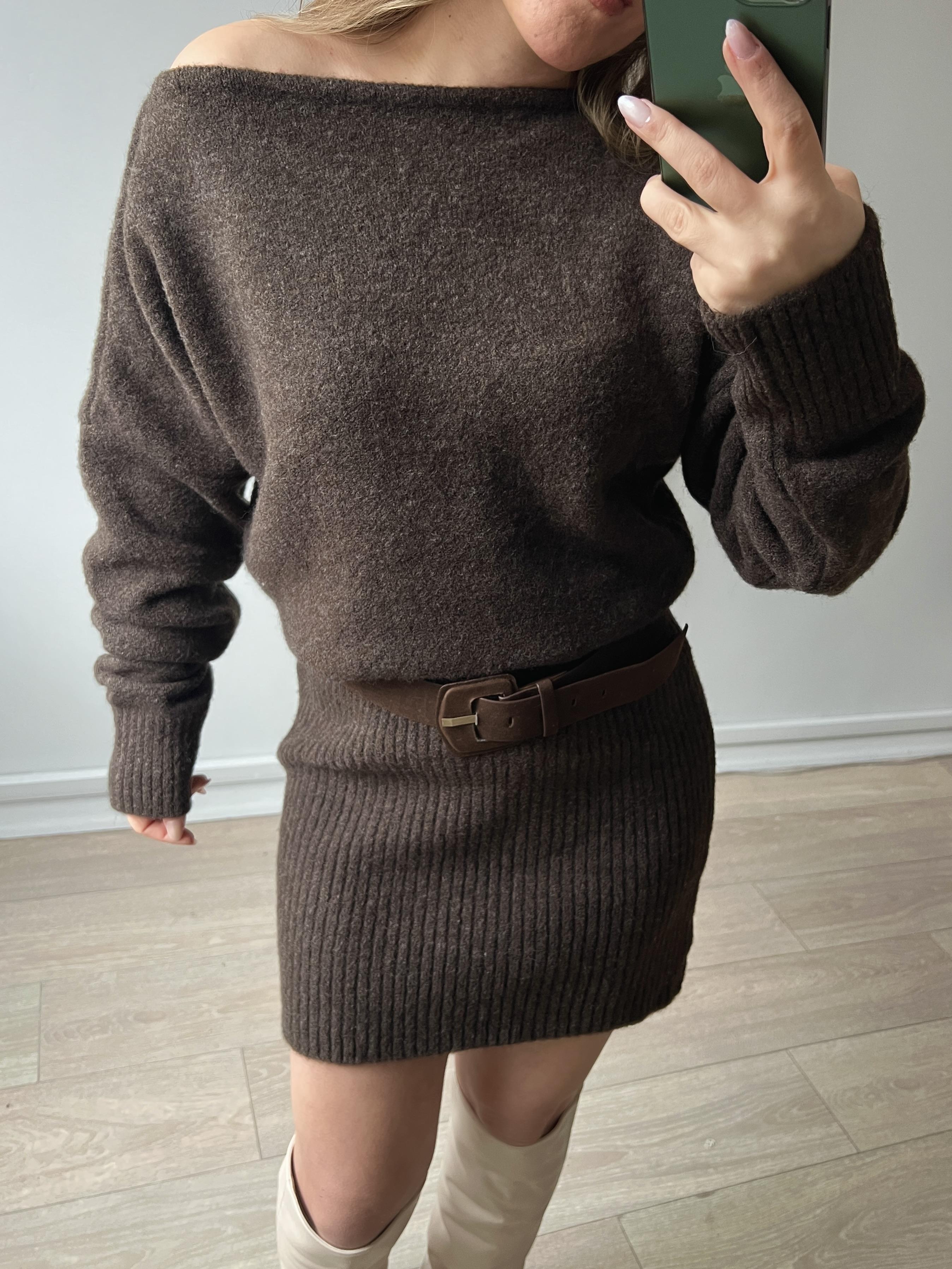 Kahverengi Kayık Yaka Kısa Triko Elbise