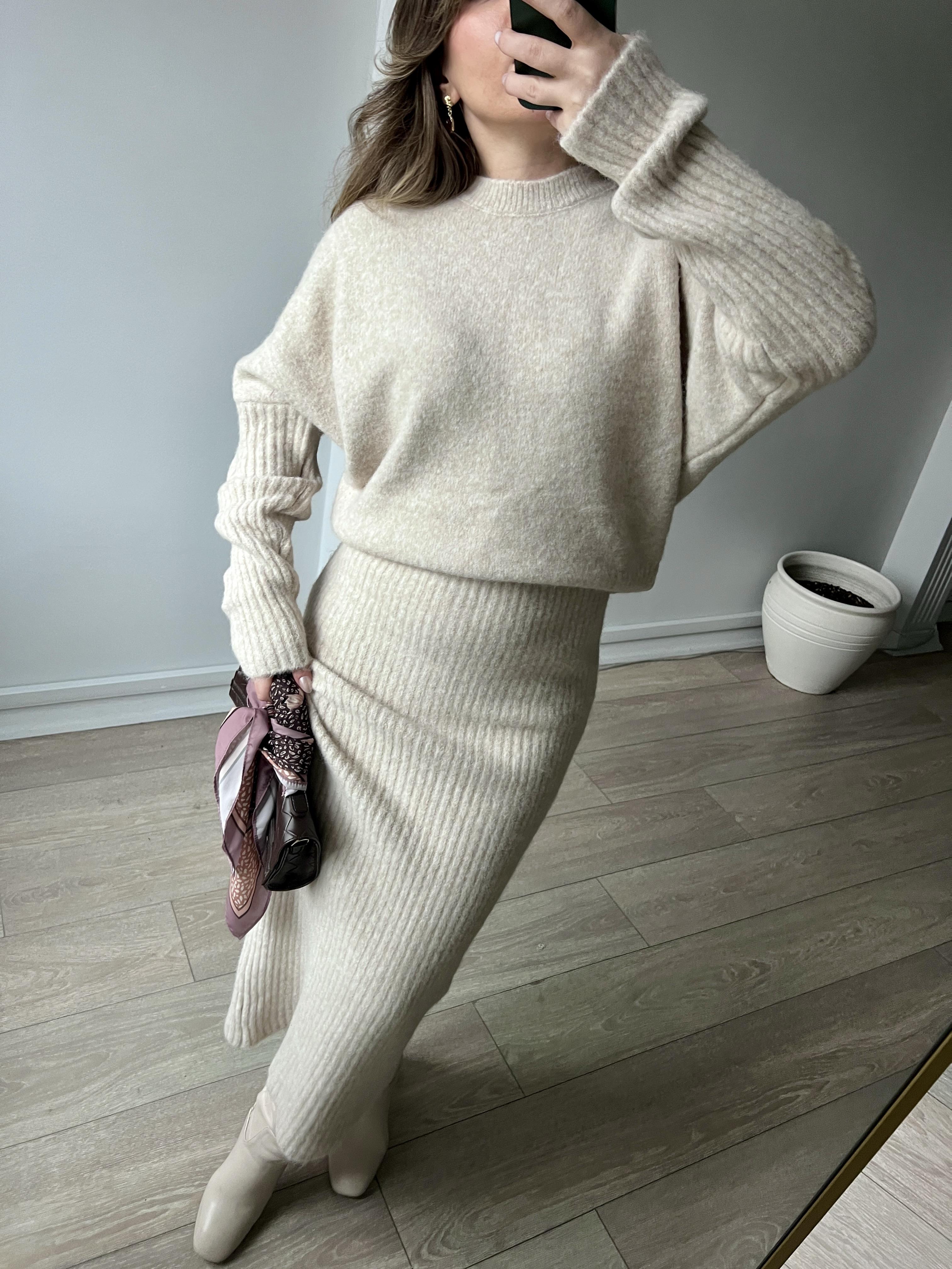 Krem Rengi Bisiklet Yaka Uzun Triko Elbise