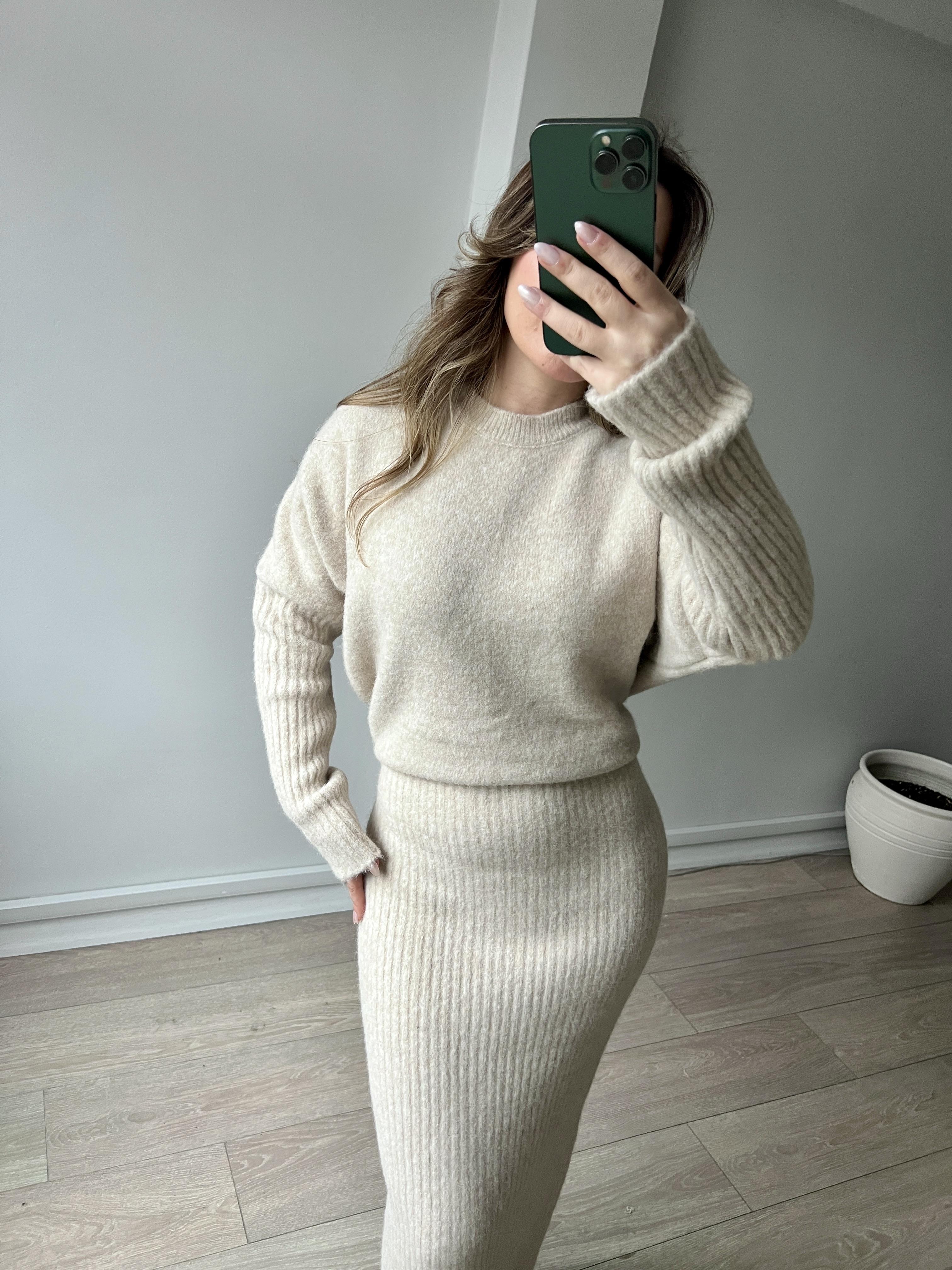 Krem Rengi Bisiklet Yaka Uzun Triko Elbise