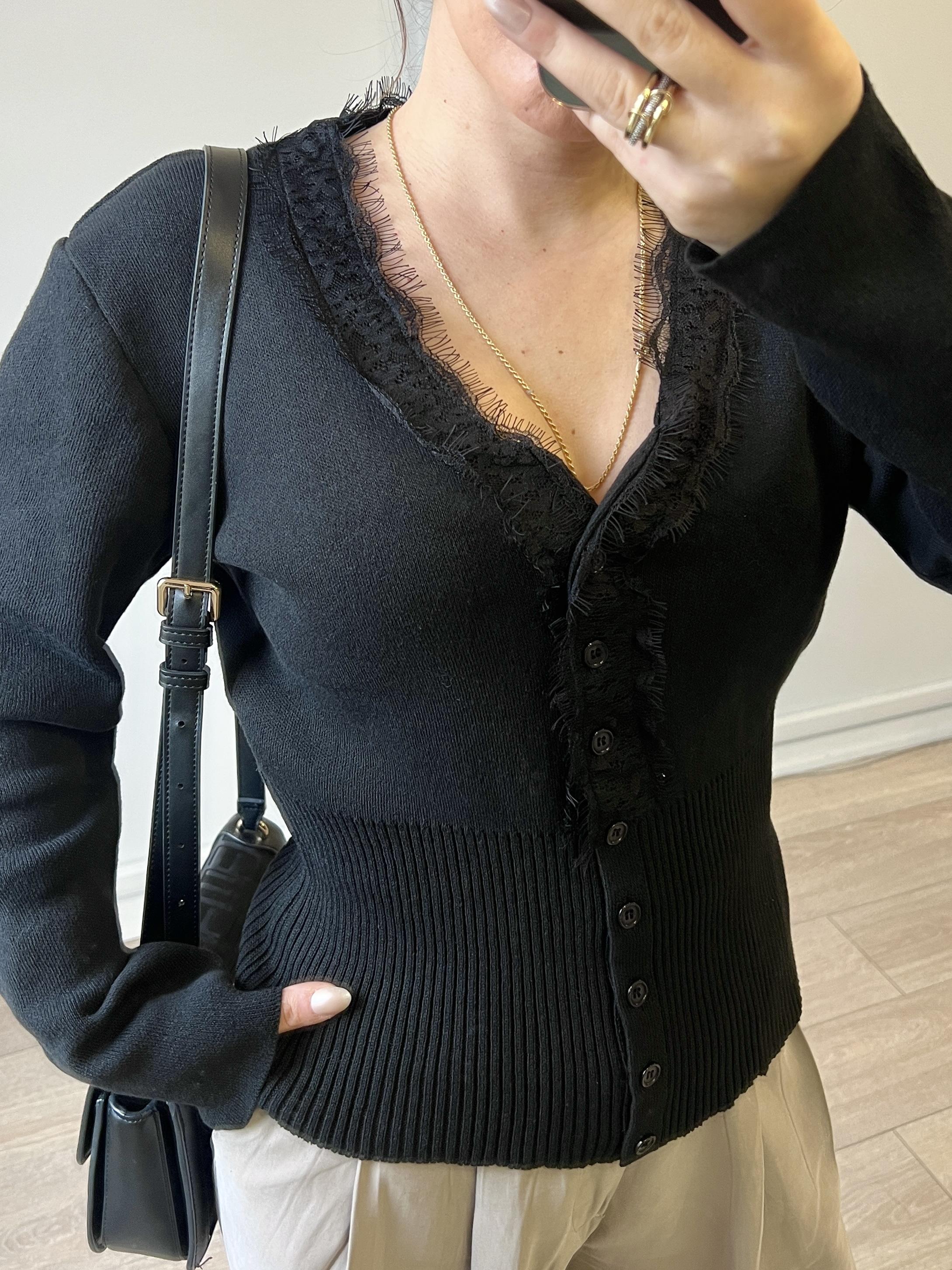 Siyah Dantel Detaylı Kadın Triko Hırka