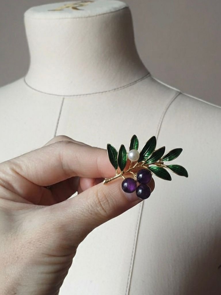 Mor Üzüm Salkım Detaylı Yaprak Broş