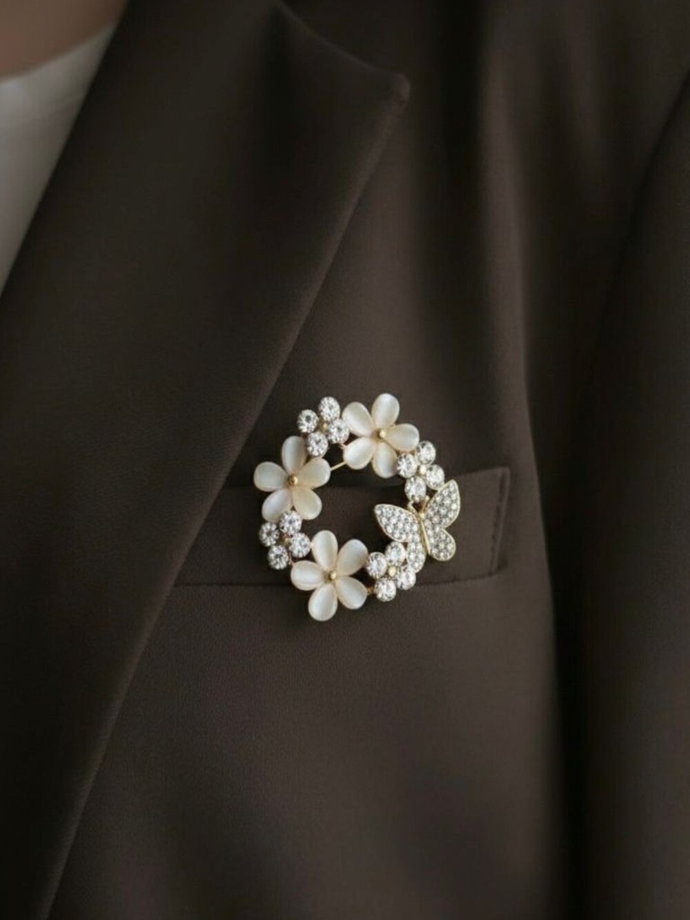 Kelebek ve Çiçek Detaylı Sedefli Broş