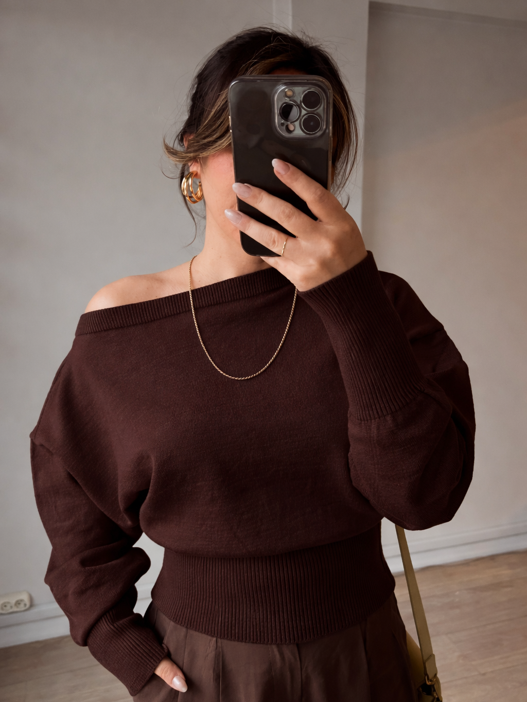 Kahverengi Kayık Yaka Kadın Triko Bluz