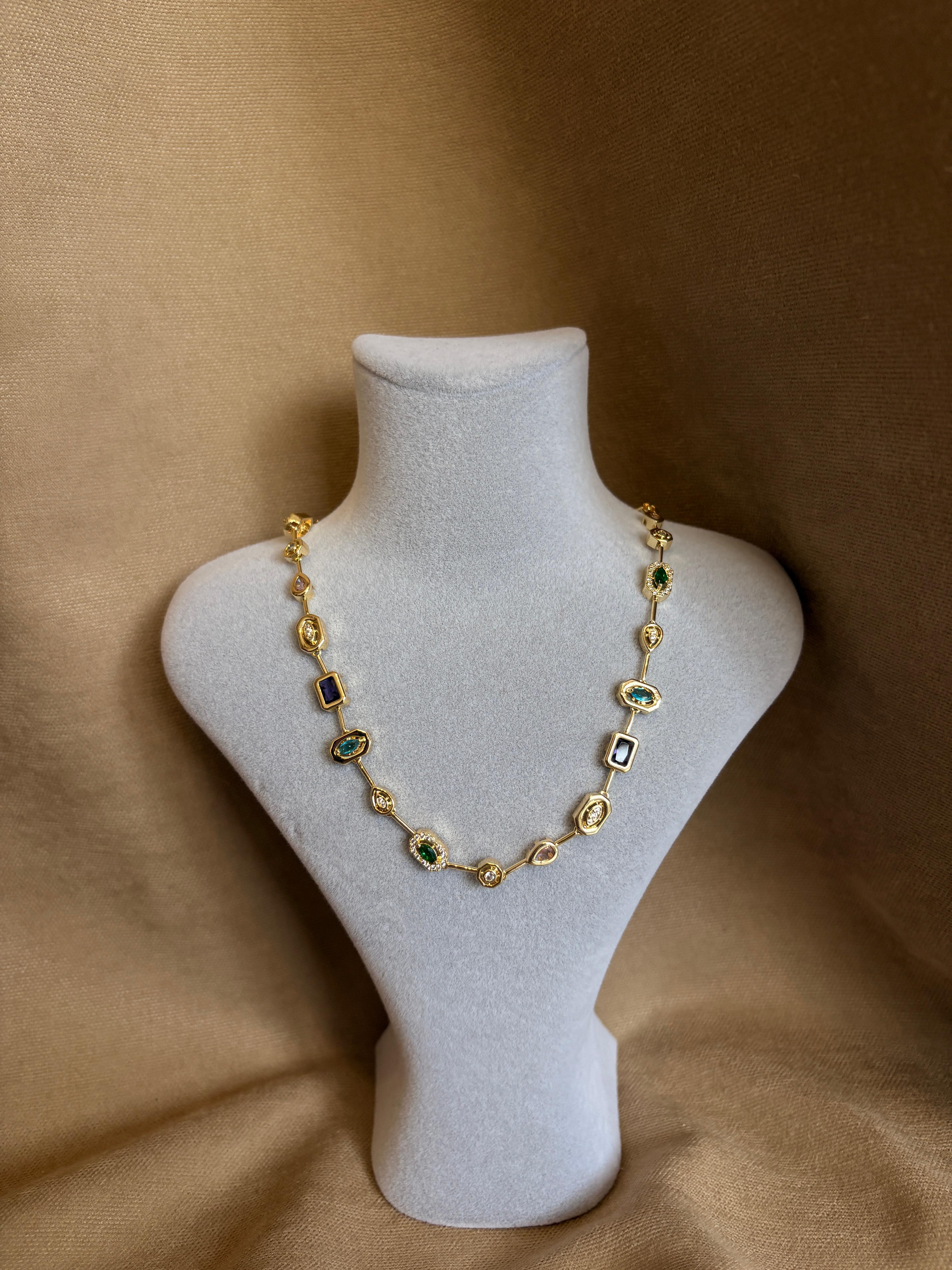 Çok Renkli Taşlı Vintage Kolye